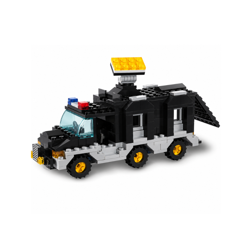 Bricks Box Adventure Range Police Van